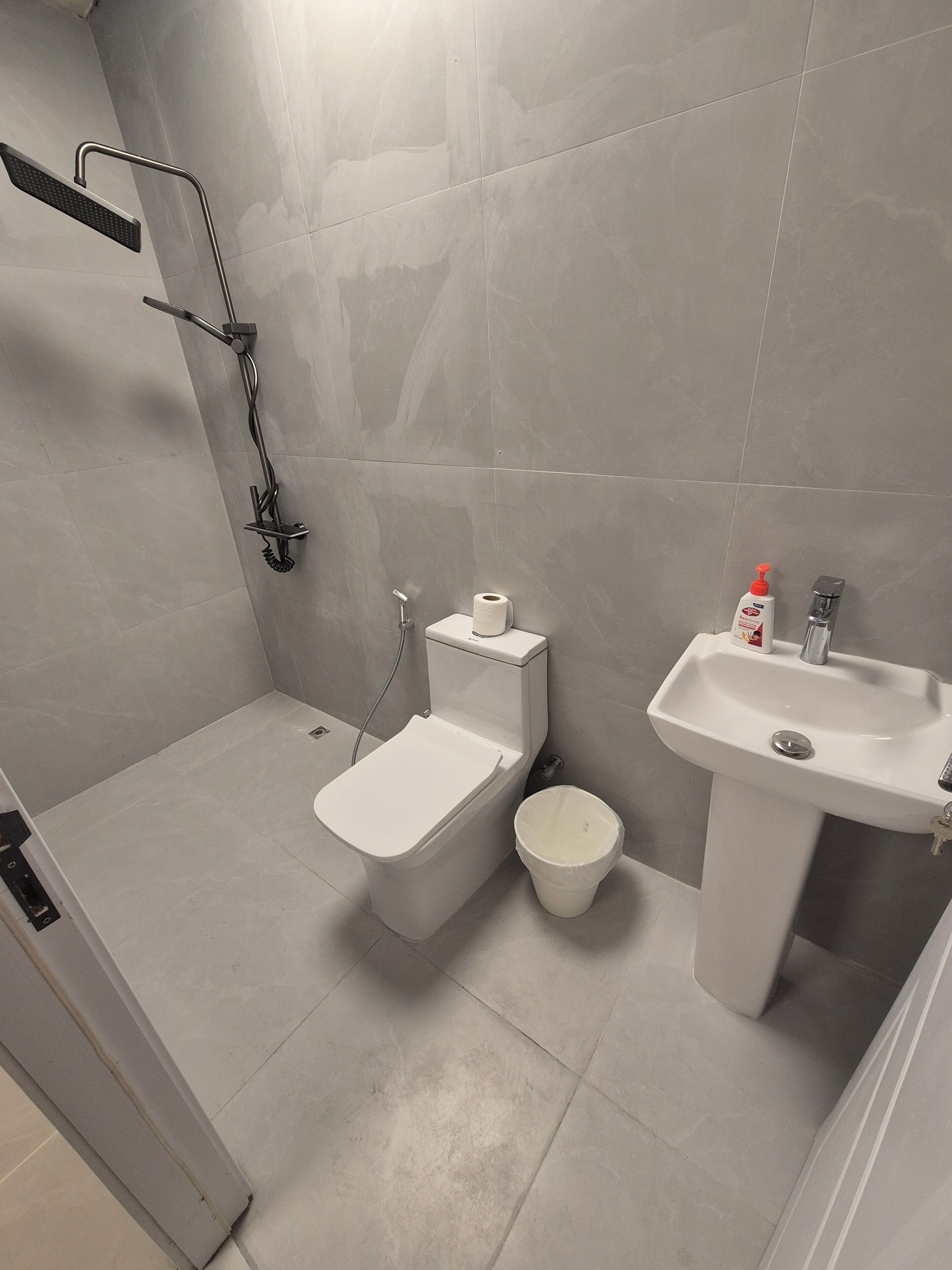 Felles sovesal, kun for kvinner | Bad | Toalettpapir