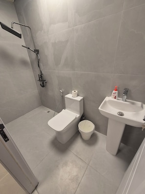 Shared Dormitory, Women only | Bathroom | Toilet paper - Bombay Backpackers DXB Airport (Dubai)