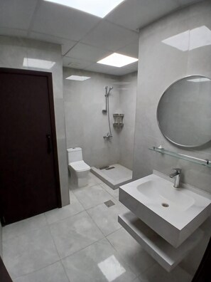 Shared Dormitory | Free WiFi - Bombay Backpackers DXB Airport (Dubai)