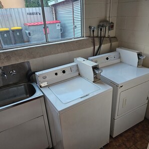 Interior - Cairns holiday unit apartment kitchen aircon wifi near esplanade and hospital (Cairns North)