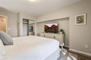 Casa, letti multipli, accesso alla piscina, vista piscina (Scottsdale Clubhouse) | 5 camere, con stile personalizzato, con arredamento individuale