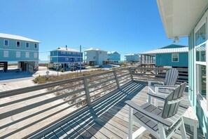 Terrace/patio - New! Super Cute 2BR "Almost" Beachfront Home, Gulf Views, Steps To Beach (Gulf Shores)