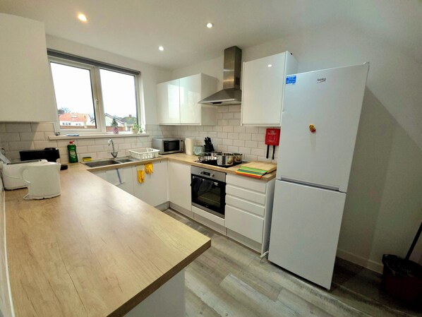 Private kitchen - Peaceful Bristol Retreat | 20 Mins to City Centre (Bristol)