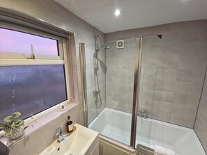 Towels, soap, toilet paper - Peaceful Bristol Retreat | 20 Mins to City Centre (Bristol)