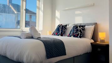 3 quartos, ferros/tábuas de passar roupa, Wi-Fi de cortesia