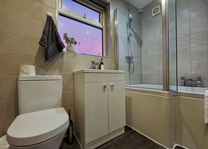 Towels, soap, toilet paper - Peaceful Bristol Retreat | 20 Mins to City Centre (Bristol)