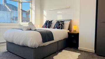 3 quartos, ferros/tábuas de passar roupa, Wi-Fi de cortesia