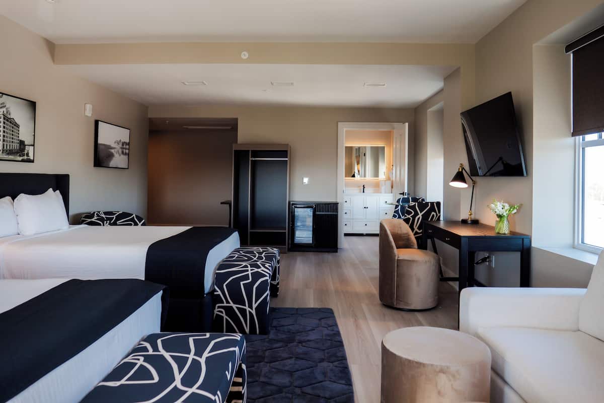 Triple Room, City View