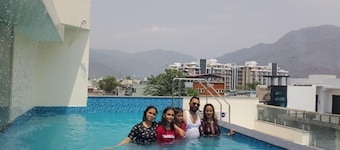 Strawbell Residency By YatriMap