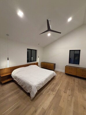 5 Schlafzimmer, Bügeleisen/Bügelbrett, WLAN, Bettwäsche