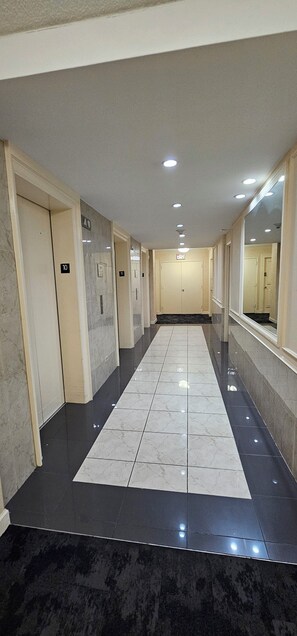 Interior - The View at Peachtree Towers (Atlanta)