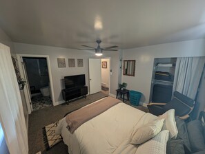 3 chambres, fer et planche à repasser, Wi-Fi, draps fournis