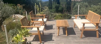 A magnificent haven of peace in the Peloponnese, between mountains and sea