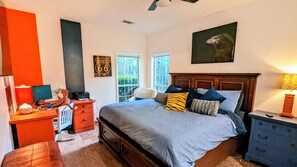 Desk, iron/ironing board, WiFi, bed sheets