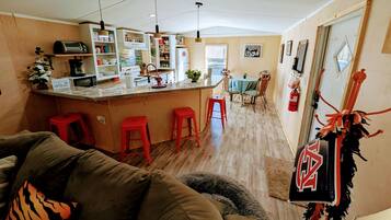 TV, fireplace, ping pong, offices