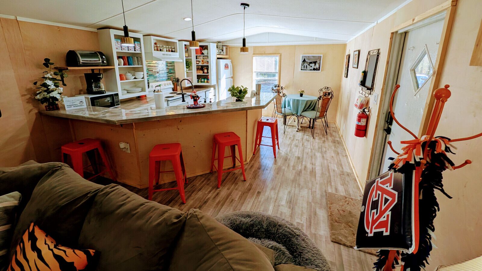 Smart TV, books, computer monitors