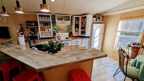 NEW! Sweet Salem Hideaway - Cozy 2BR 1BA Guesthouse on 20 Private Acres