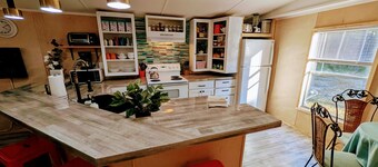 NEW! Sweet Salem Hideaway - Cozy 2BR 1BA Guesthouse on 20 Private Acres