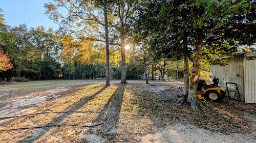 NEW! Sweet Salem Hideaway - Cozy 2BR 1BA Guesthouse on 20 Private Acres