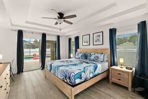 4 habitaciones, escritorio y tabla de planchar con plancha 