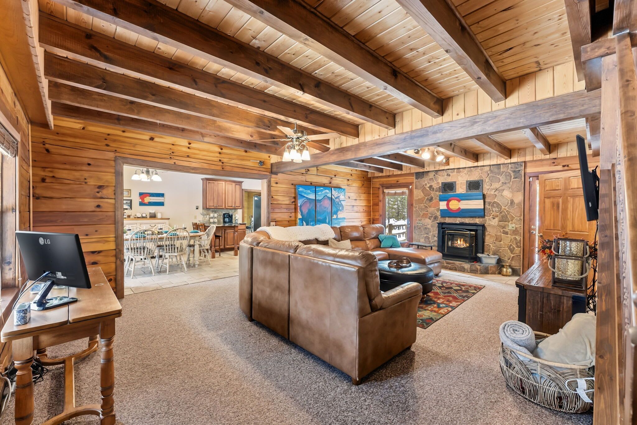 Smart-TV, peis og kontorer