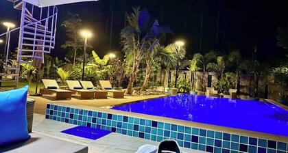 Beautiful Villa Between Jungle