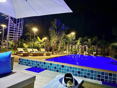 Beautiful Villa Between Jungle