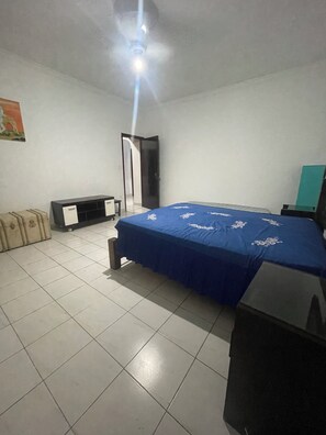 Comfort Double Room, Beach View | Free WiFi - Hostel casarão  (São Vicente)