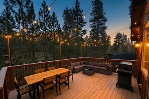 Outdoor dining - Evergreen Getaway - Pet Friendly in SLT w Hot Tub (South Lake Tahoe)
