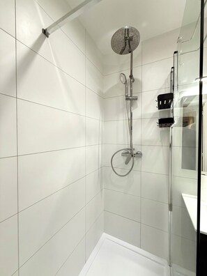 Bathroom - Studio moderne au coeur Saint Adalbert (Liège)