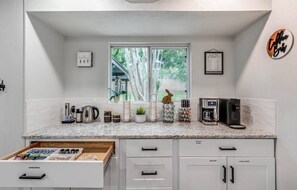 Interior - This house is a 3 bedroom(s), 2.5 bathrooms, located in San Antonio, TX. (San Antonio)