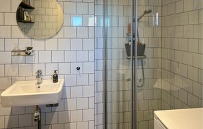 Shower - Beautiful home in Baskemölla with house sea view (Baskemölla)