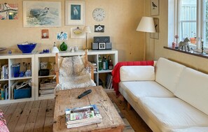 TV, fireplace - Beautiful home in Baskemölla with house sea view (Baskemölla)