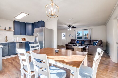 Clean 3-bedroom house with backyard in Pilot Point - BLUEBONNET