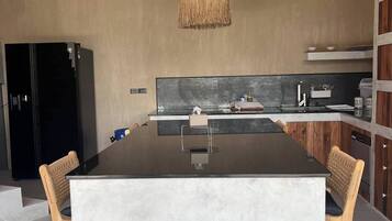 Vila, 3 quartos, para fumantes, piscina particular | Parte interna