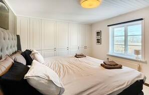 Travel cot, free WiFi - Beautiful home in Tived with WiFi (Tived)