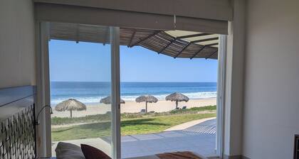 Beautiful 4 bdm Ocean Front Condo at Vivo Resorts