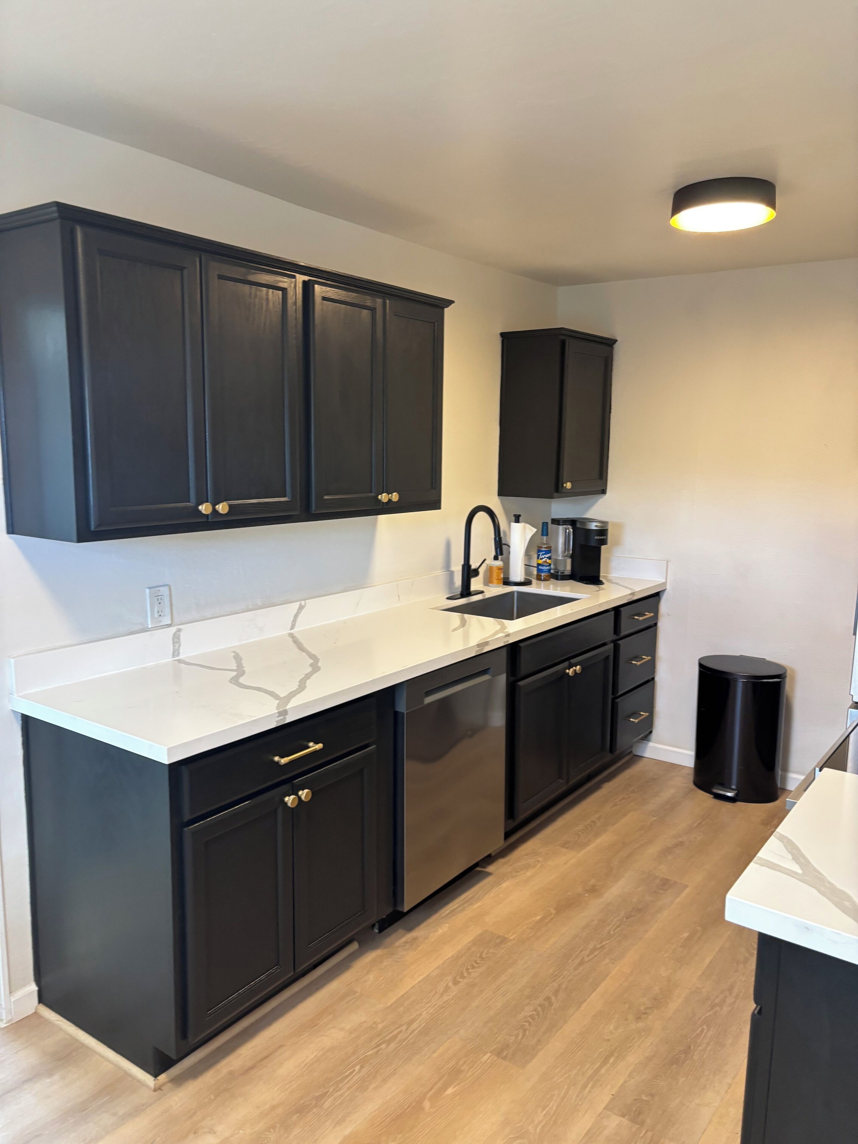 Mikrowelle, Ofen, Herdplatte, Geschirrspüler