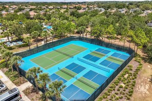 Sports court - Stunning 6-Bedroom Pool Home Minutes from Disney (Davenport)