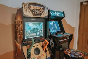 Games room - Buffalo Escape+Hot Tub+Pool+Mountain View+Pet Friendly+No Pet Fee! (Corrales)