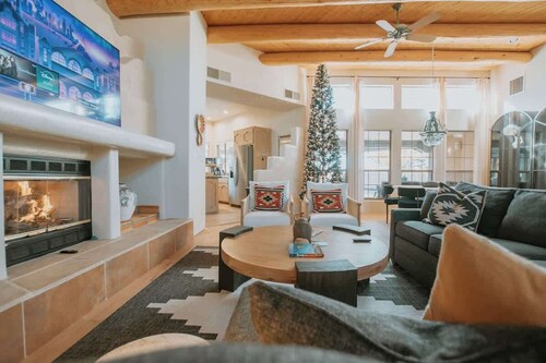 Buffalo Escape+Hot Tub+Mountain View+Pet Friendly+No Pet Fee!