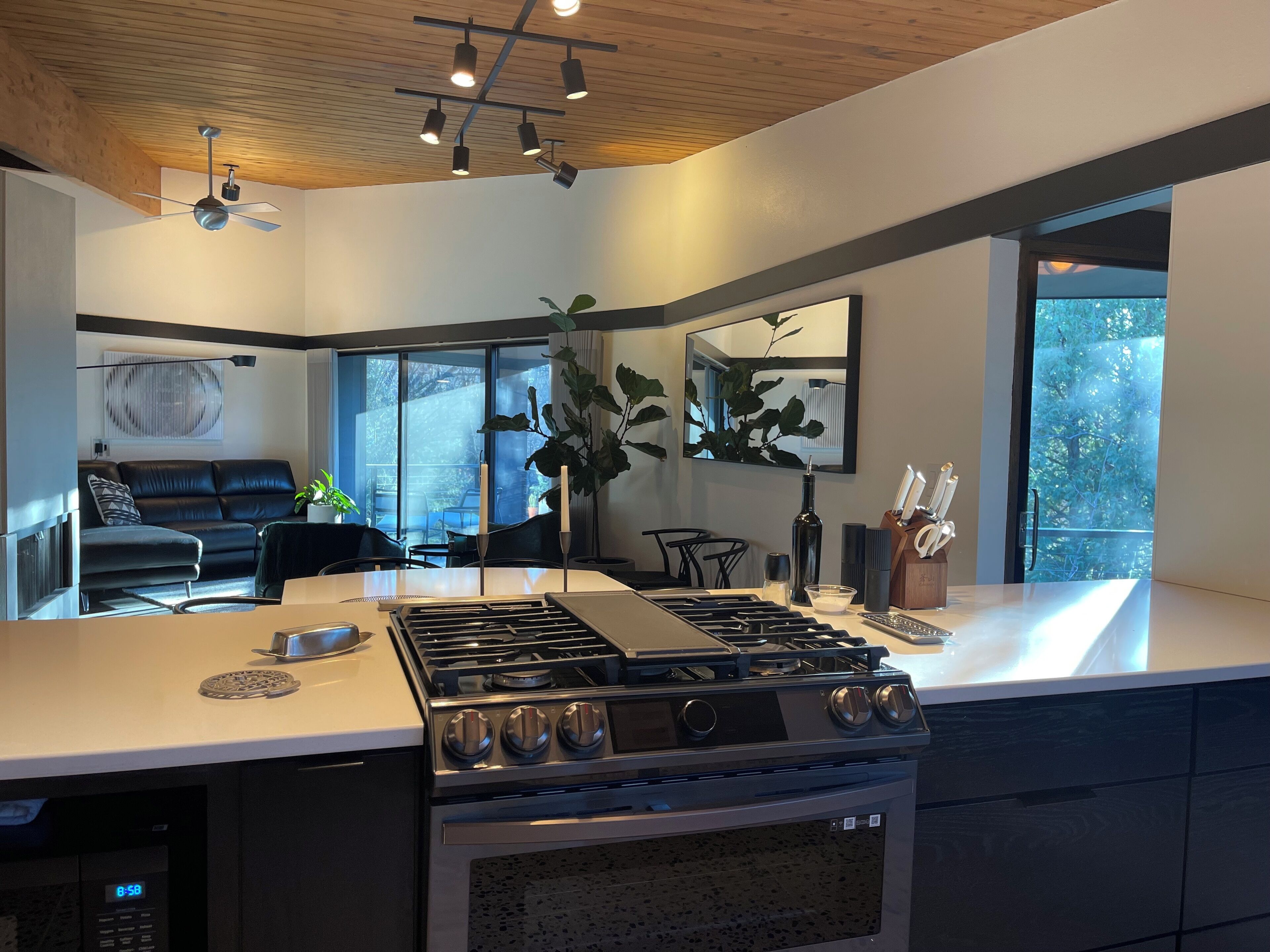 Micro-ondes, four, plaque de cuisson, lave-vaisselle