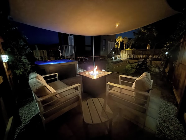 Terrace/patio - Private escape for outdoor enthusiasts & loverbirds (Littlefield)