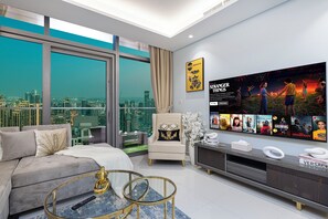 TV - 58th Luxury Floor Burj Khalifa View - next to DUBAI MALL (Dubai)