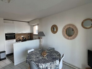 Dining - Sea-view apartment in Erquy | 4 guests | Ref 520 (ERQUY)
