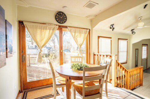 Tranquil 2-bedroom house quiet neighborhood near Country Club Plaza