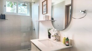House, 4 Bedrooms, Accessible, Balcony | Bathroom - New 4bdr Ocean Mountain View Villa - Mar a Mar (Tárcoles)