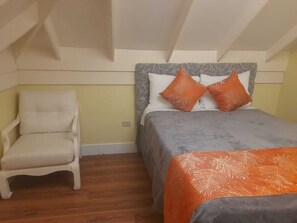 3 chambres, fer et planche à repasser, accès à Internet, literie fournie