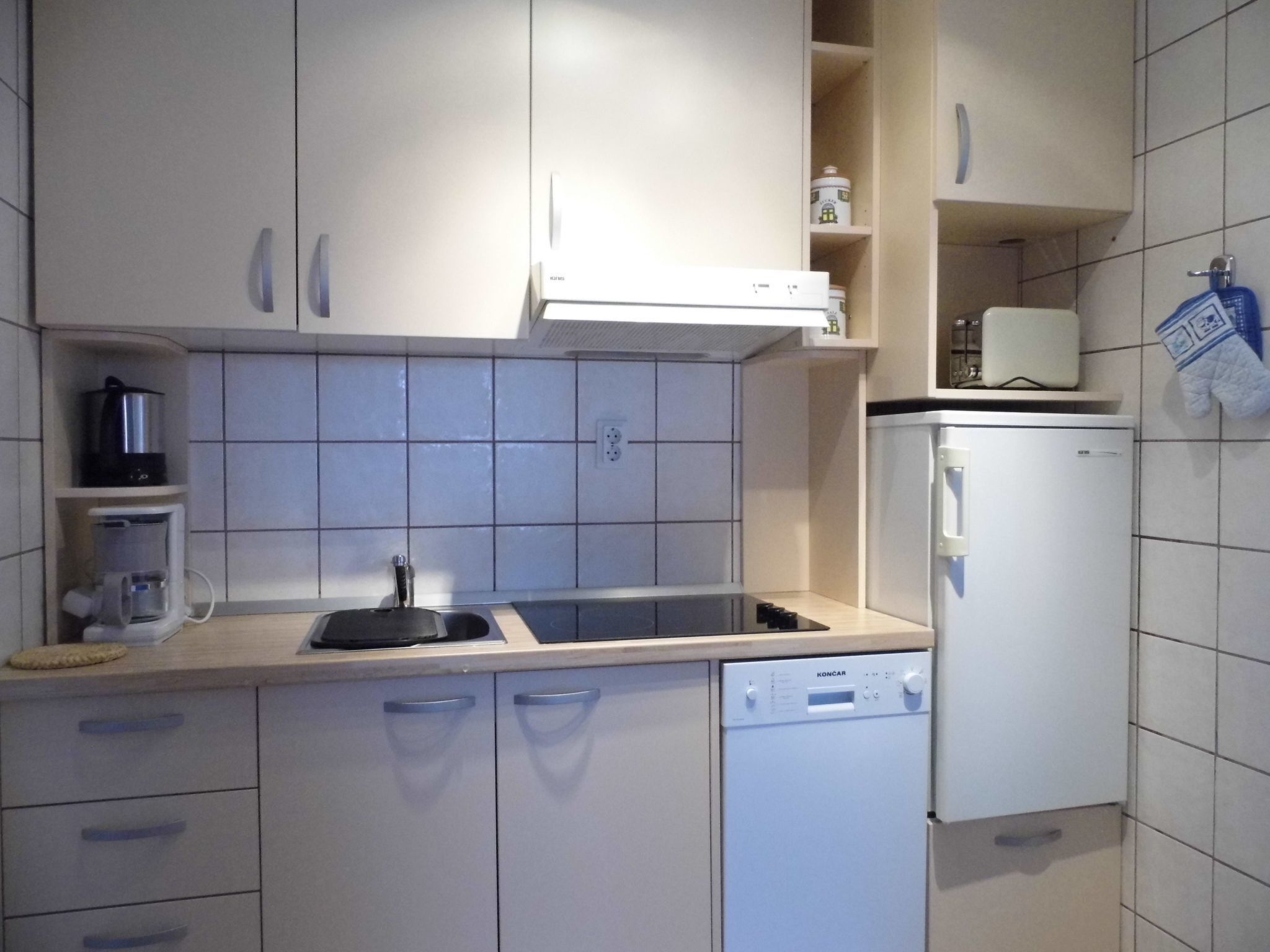 Frigorifero, lavastoviglie, pentole/stoviglie/utensili