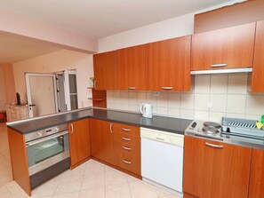 Fridge, microwave, oven, dishwasher - Michele-Mandarin by Interhome (Orebić)